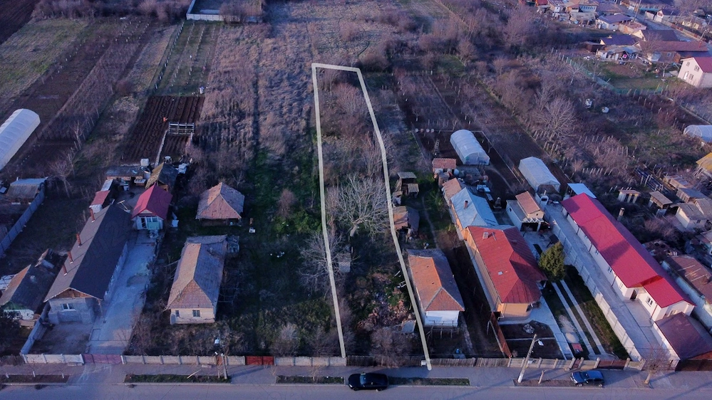 Teren intravilan + Casă bătrânească 944 mp (oportunitate reconsolidare extindere)   Str. Decebal 124