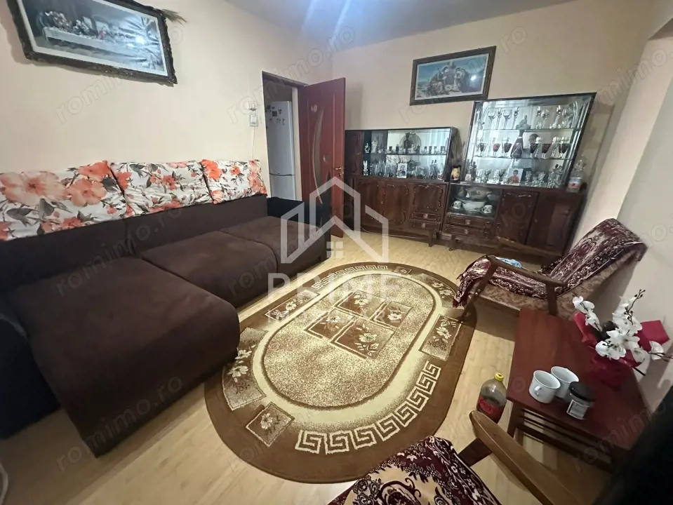 Apartament 3 camere| 51mp| etaj 2| zona Cugir