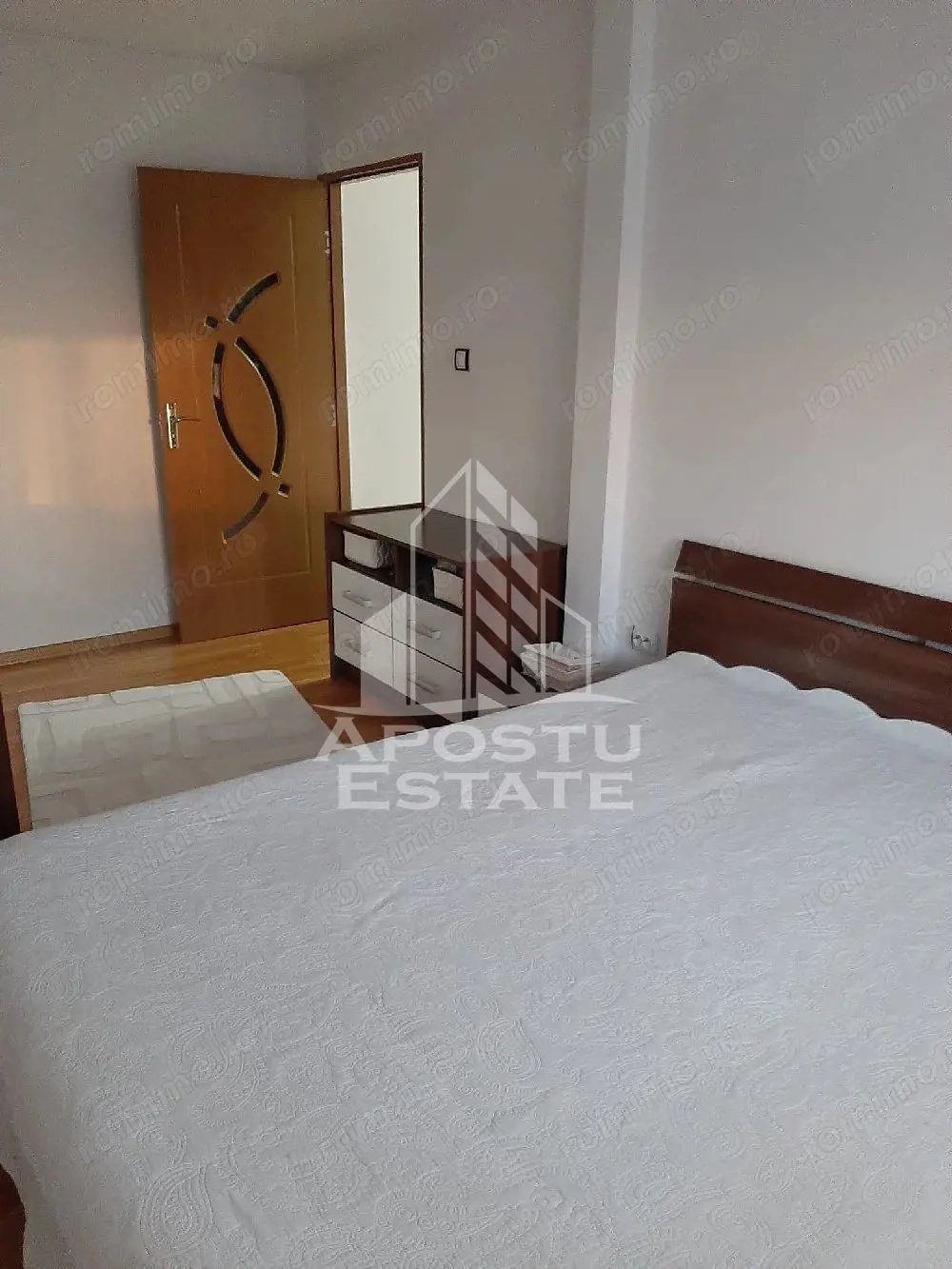 Apartament cu 2 camere de vanzare, decomandat, zona Sagului, Timisoara