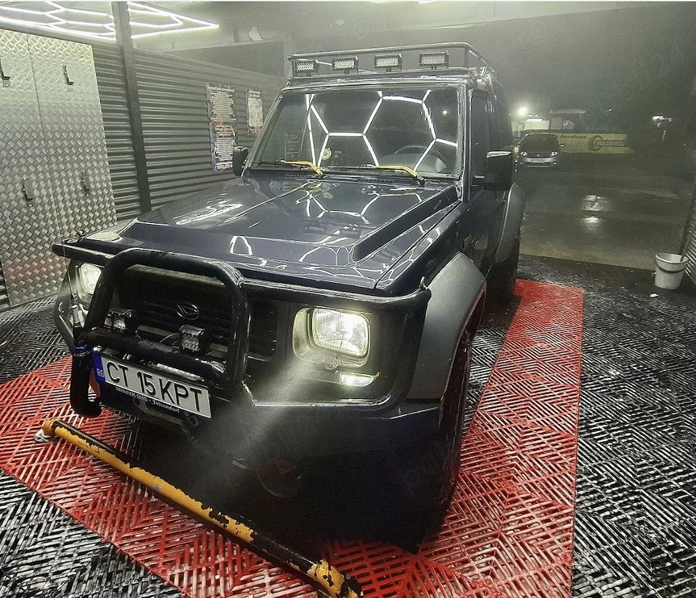 Daihatsu Rocky offroad 4x4 vanatoare