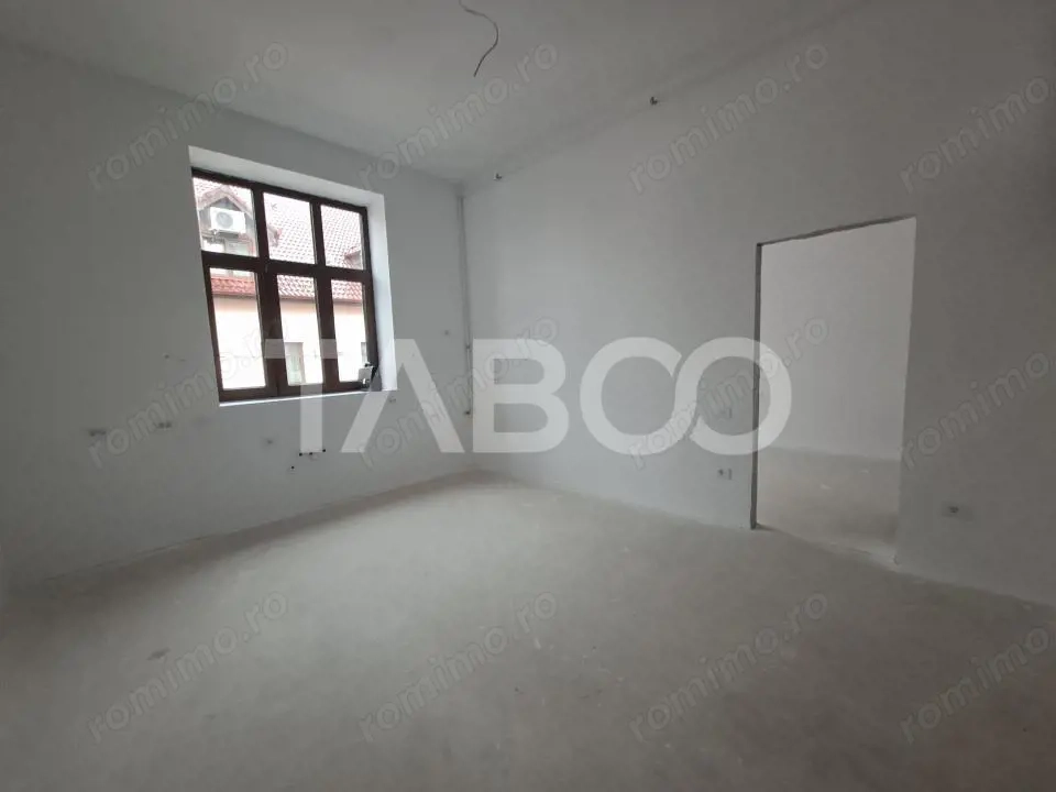 Apartament de vanzare 3 camere 3 bai zona centrala - predare la ALB