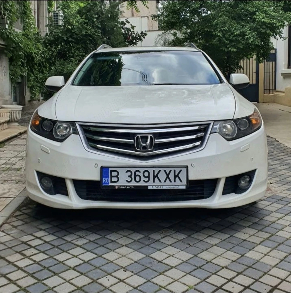 Honda Accord Tourer (Break), nivel de echipare de top (Executive)