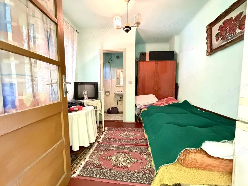 Casa cu 3 camere, 70 mp utili, 332 mp teren - Zona Lunei