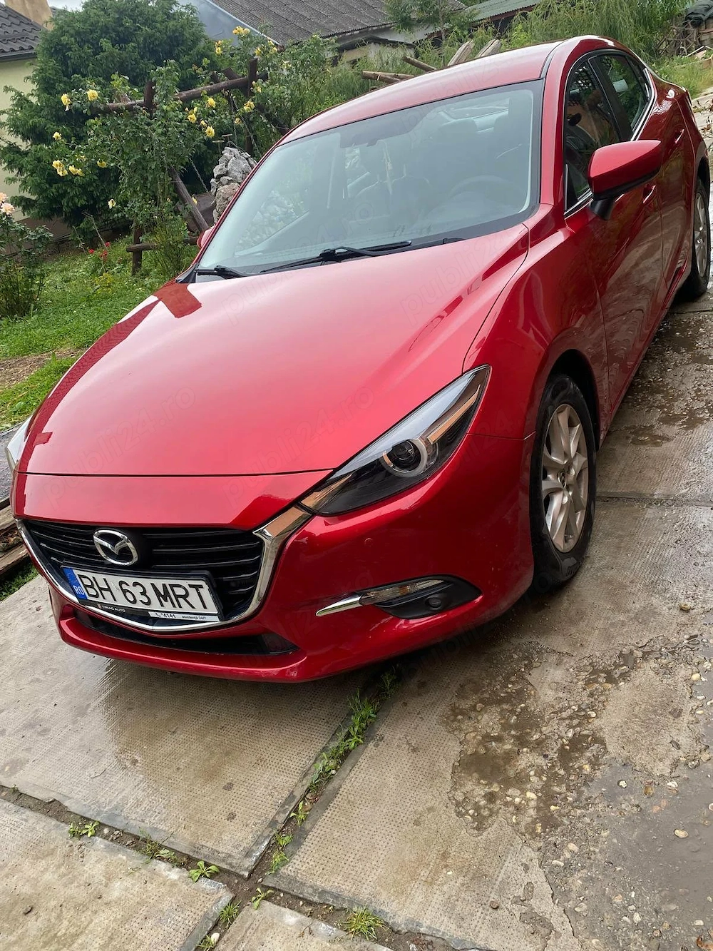     Mazda 3 2017 Benzină Automat   98.000 km   Stare foarte bună