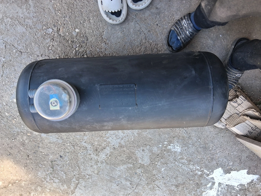 Butelie gaz auto si baterie 