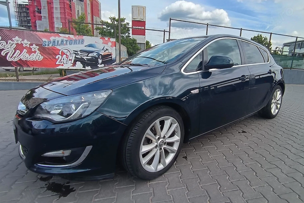 Opel Astra j în perfecta stare de funcționare 
