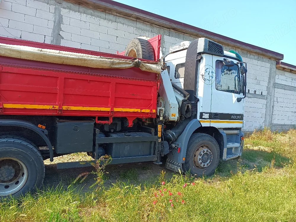 Bascula de 26t cu macara de 7,6t si brat de 24m