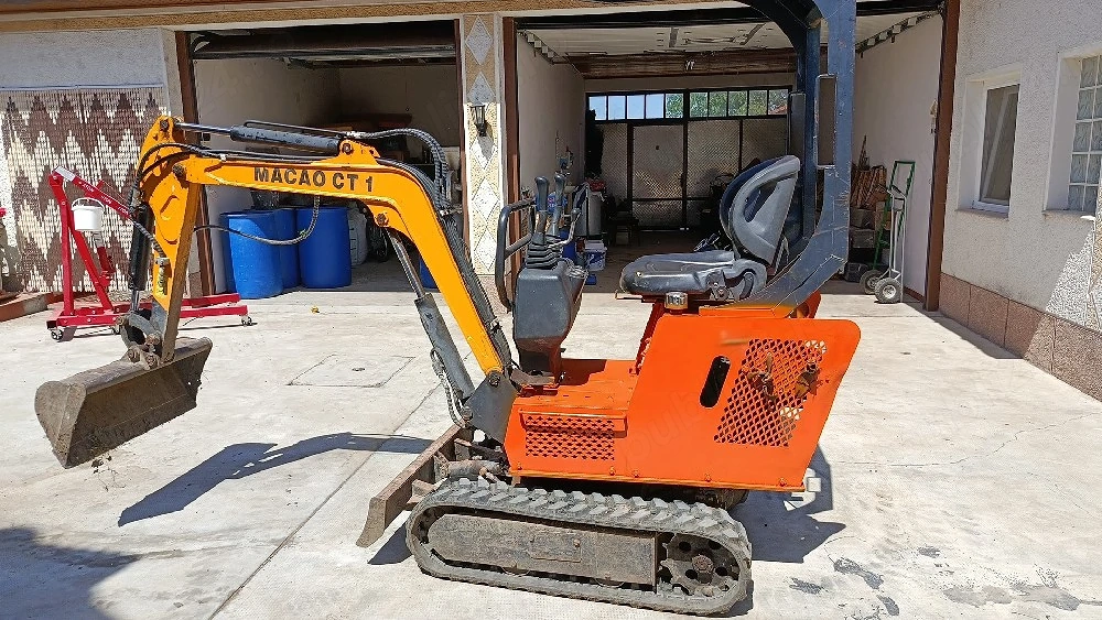 Mini excavator 