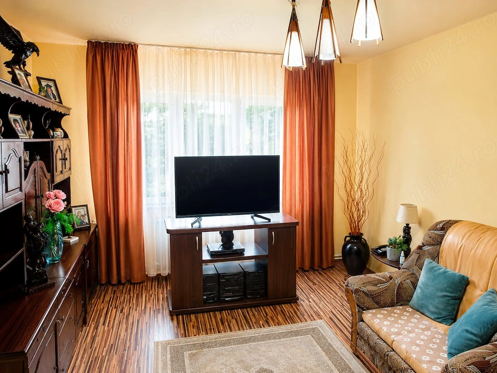 3 camere decomandate ,toate utilitatile, centrala pe gaze,pereti indreptati ,AC ,partial mobilat,POD