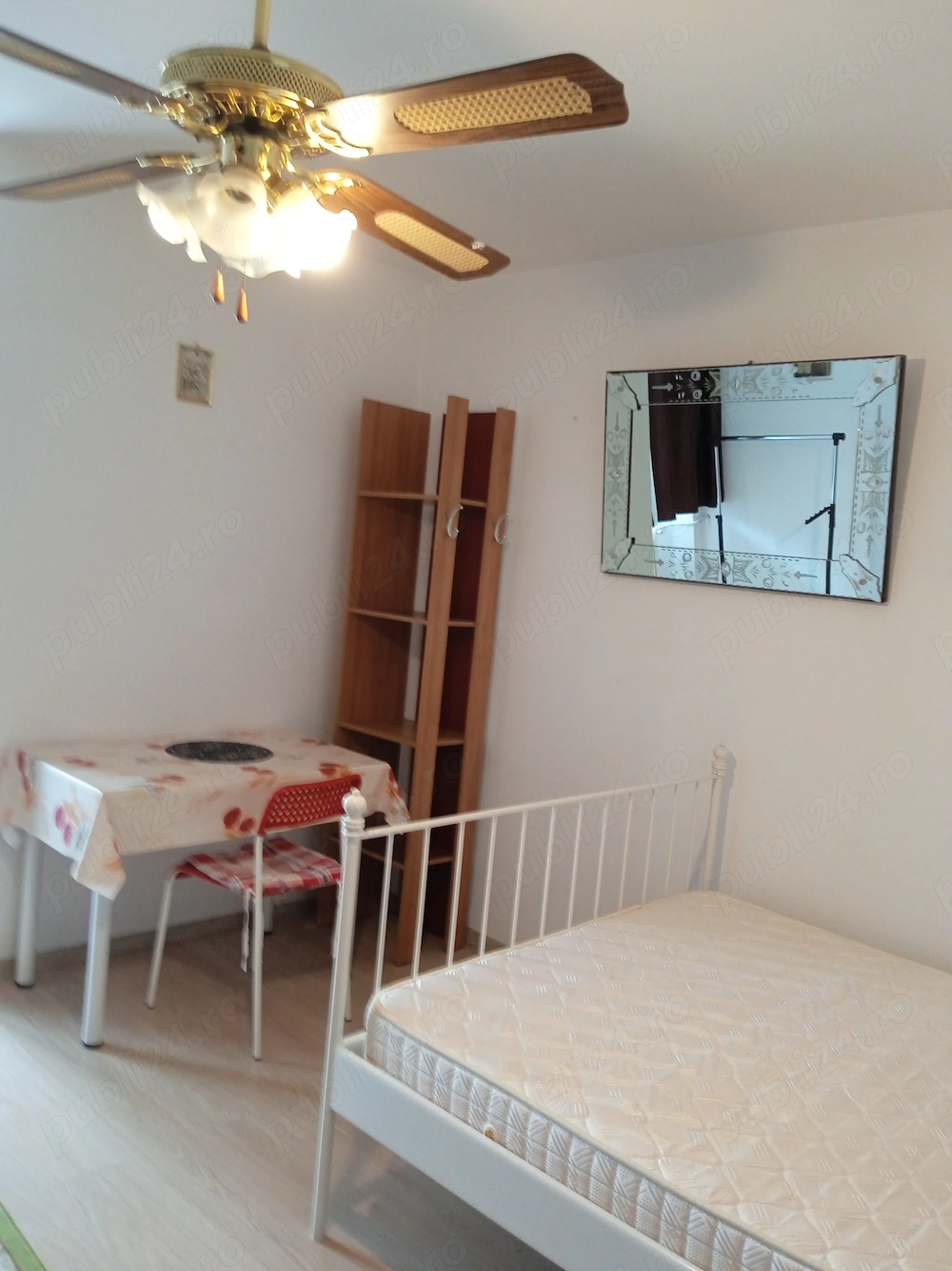 Proprietar vând garsonieră renovata în Dr Taberei 