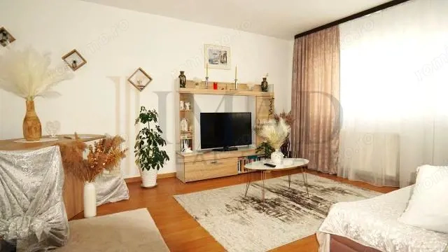 Ofert #259; rar #259;! Vanzare Apartament 3 camere Micro 5, Balaban - zona Hyperici.