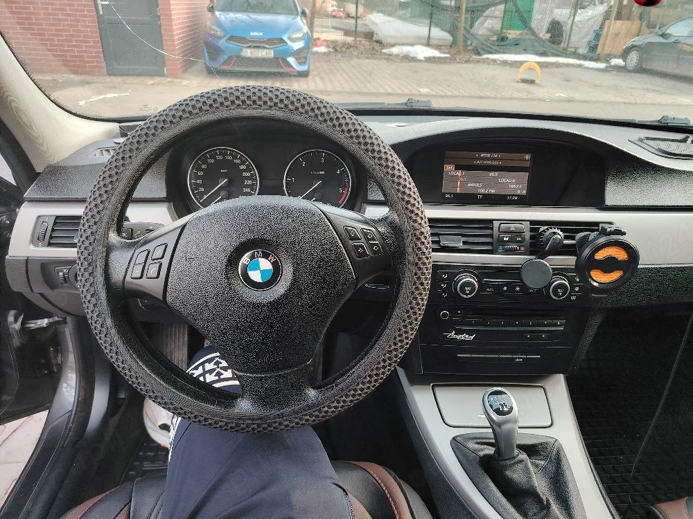 Vând BMW 318 an 2008 