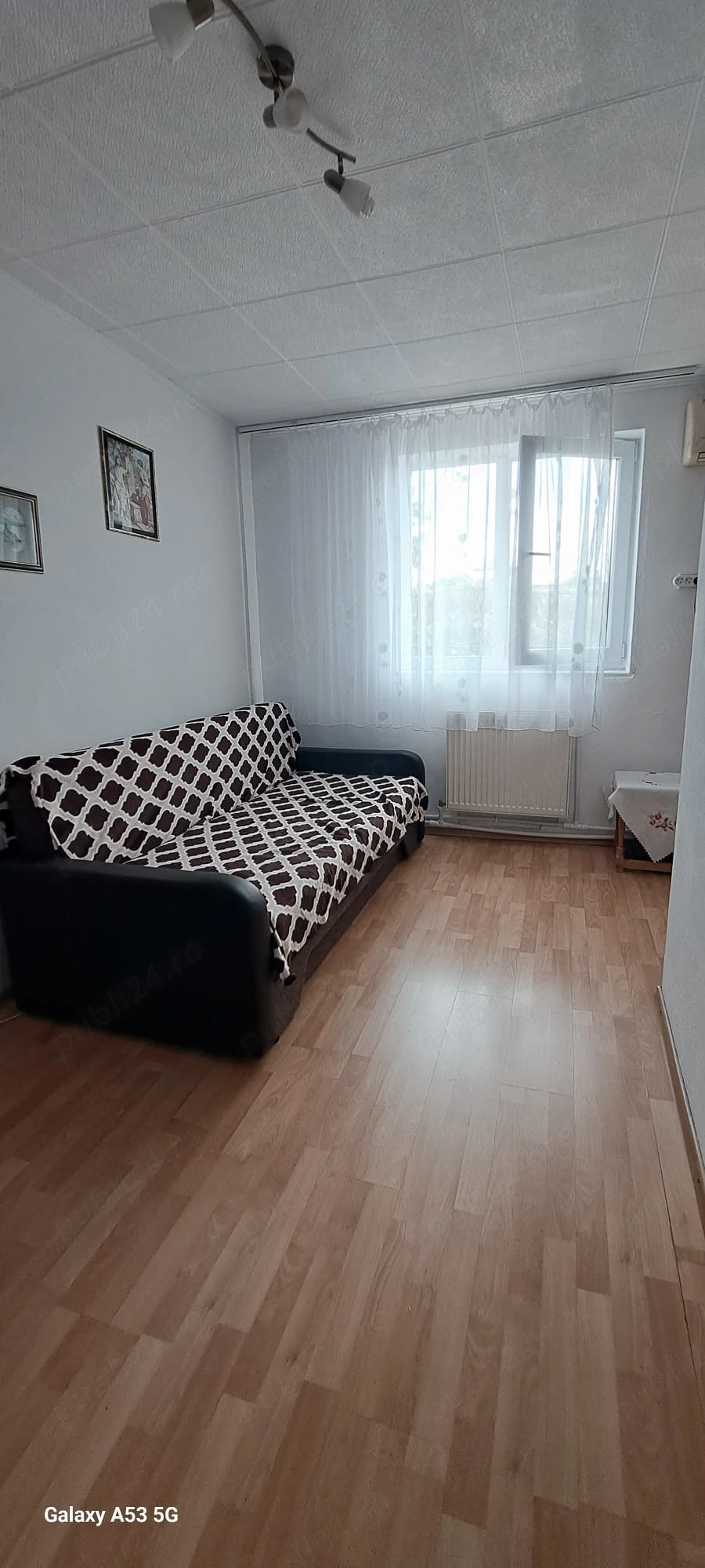 Apartament 3 camere de vânzare   Strada Crizantemelor, Rahova