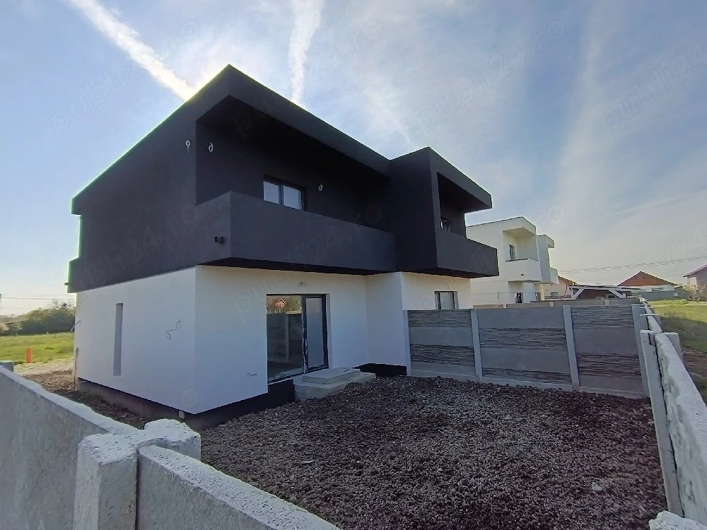 Duplex aparte, ultima unitate disponibilă (unitatea stângă), Sânandrei