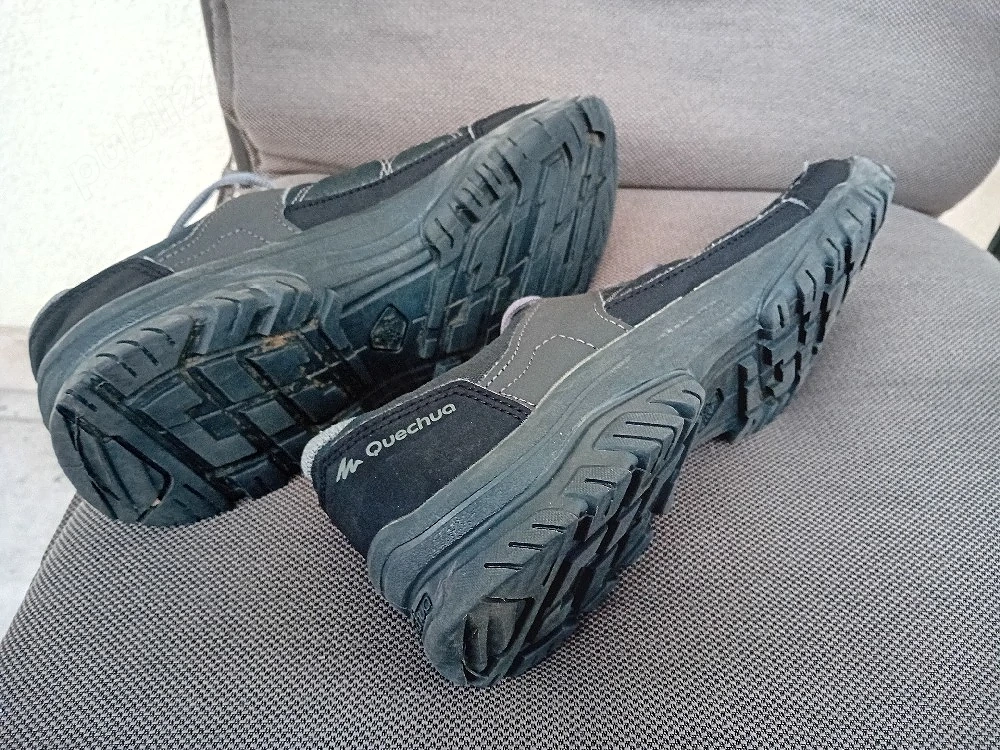 adidași quechua barbati marime 43 purtati doar odată 