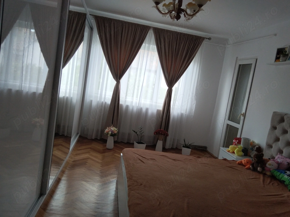 apartament 2 camere decomandat zona 300