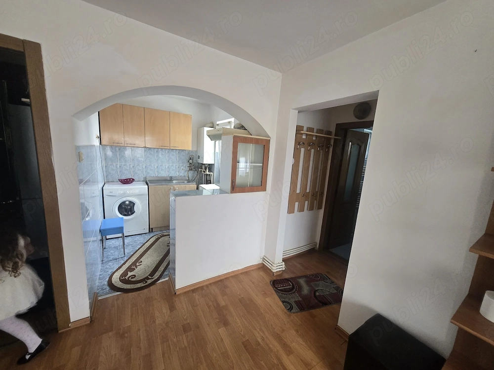 Apartament cu 3 camere roman