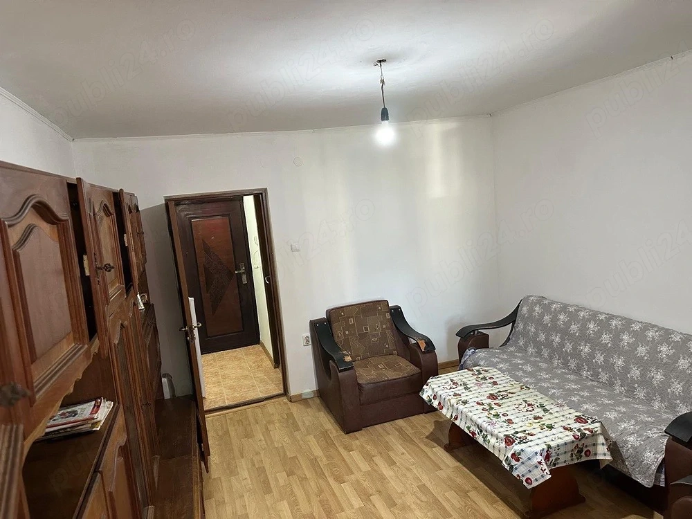 Vand Garsoniera  Piata Noua, str. Pacii
