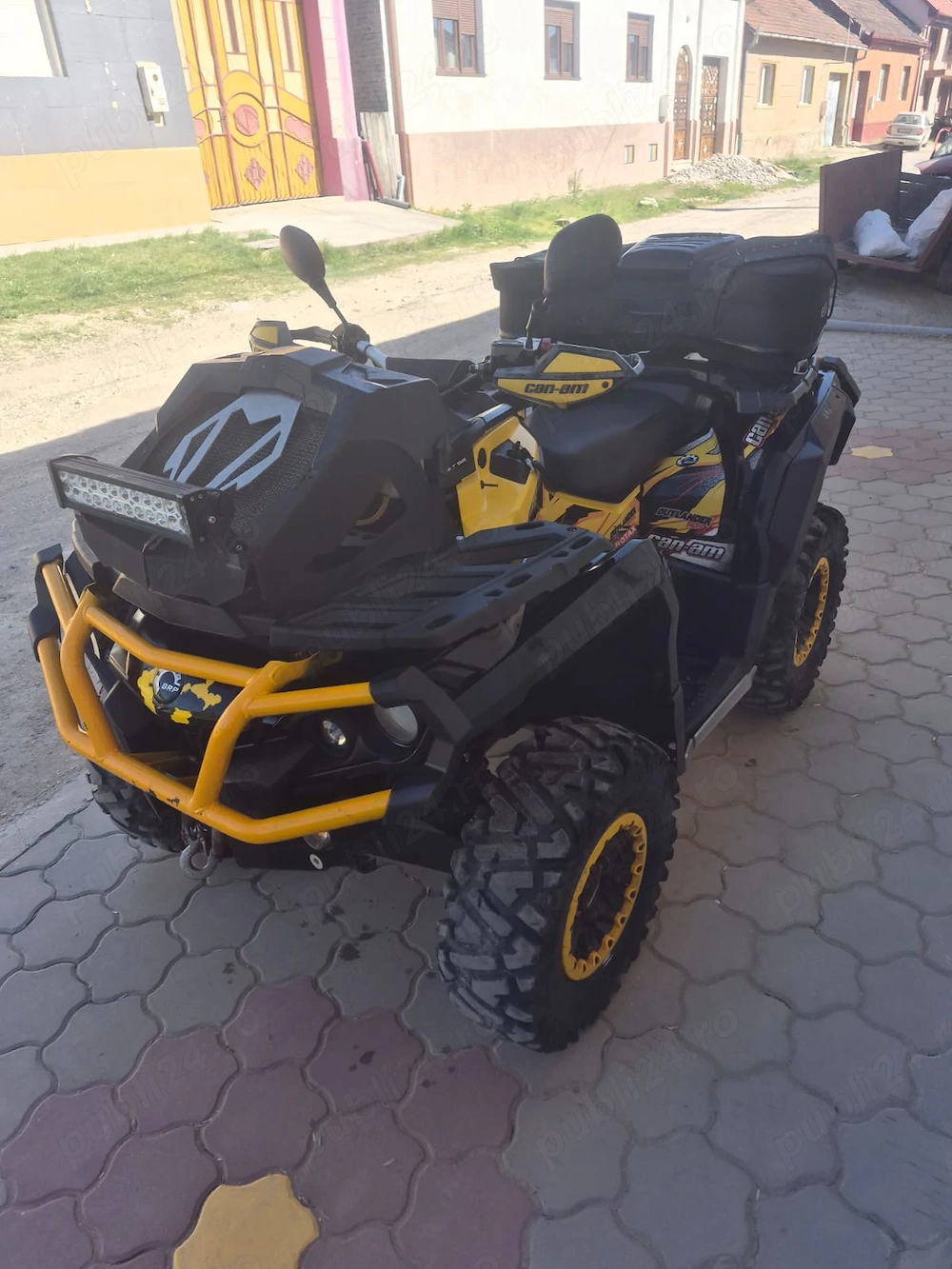 ATV, Can-Am outlander bombardier 1000R, 2014 + 2 cauciucuri noi.