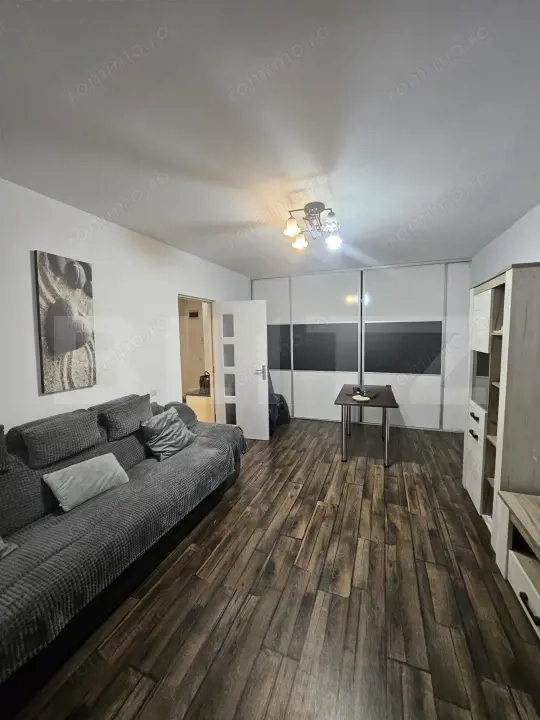 Apartament decomandat 2 camere mobilat si utilat, parcare, zona Porii