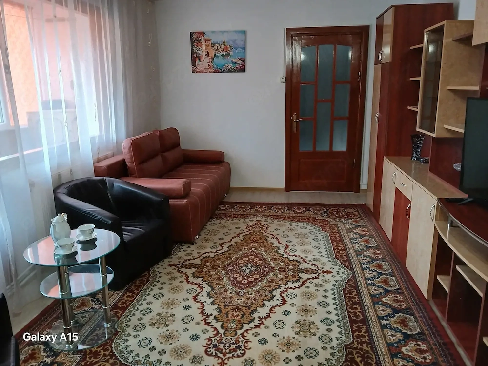 Apartament 2 camere,etaj 3 din4 -Orsova