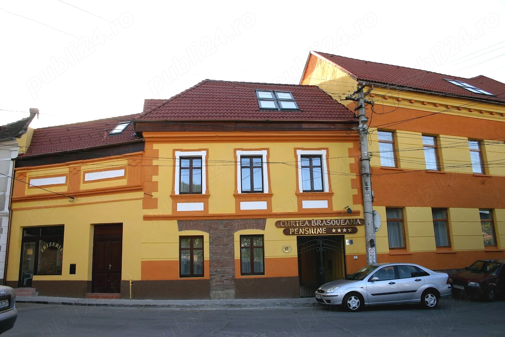 Curtea brasoveana - angajeaza camerista