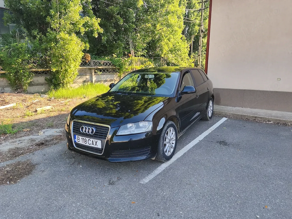 Vind audi A3 (8P) 1.6 benzină an 2010 preț 3900Euro