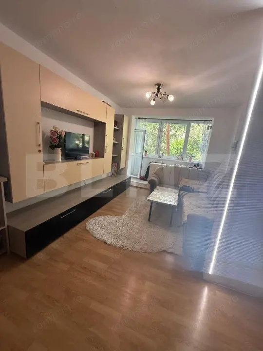 Apartament 3 camere, etaj intermediar, lift, boxa, aproape de parcul Tractorul
