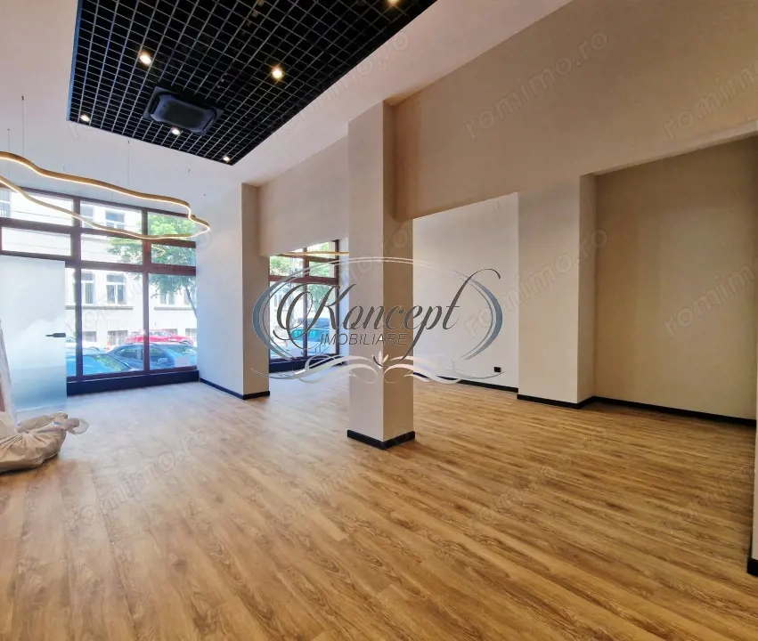 Spatiu comercial open-space cu vitrina generoasa