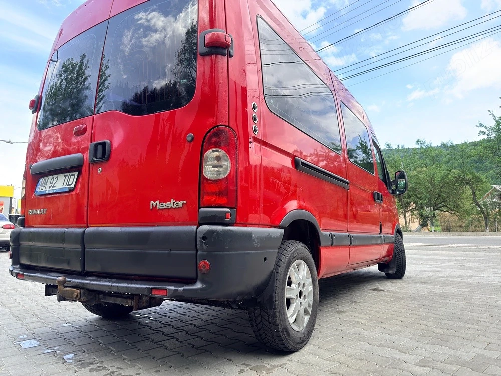 Renault Master 2009, 2.5 diesel, 9 locuri.
