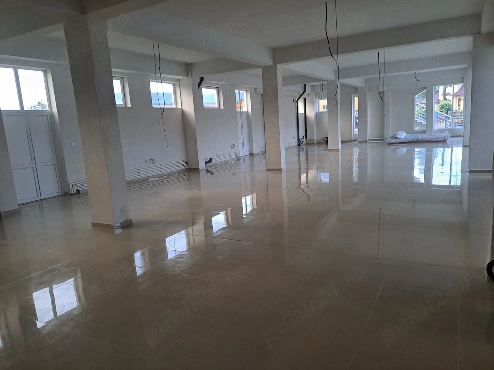 Spațiu Comercial 270 mp + Curte 180 mp - Central, Mușătești, Argeș".