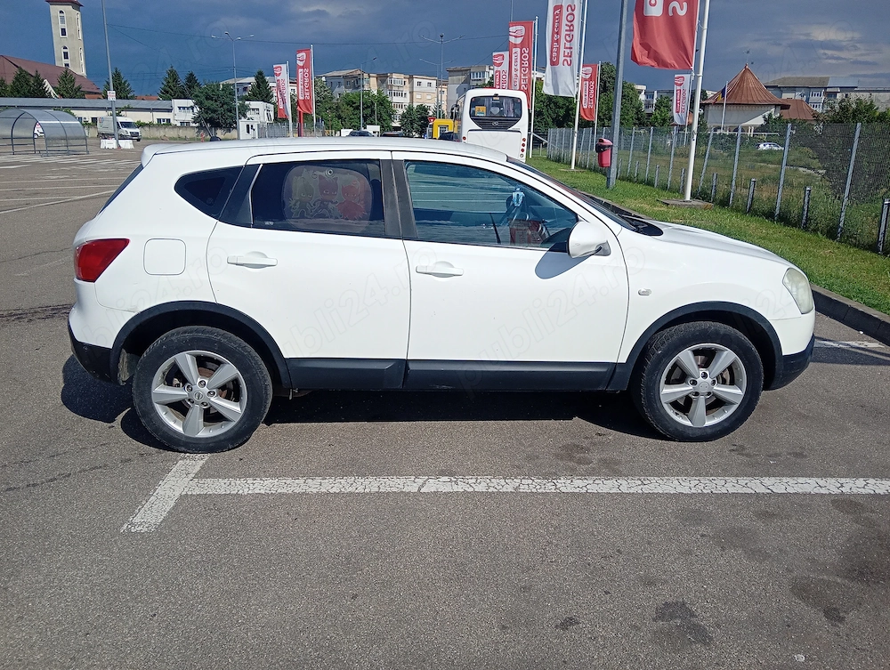Vând nissan qashqai 