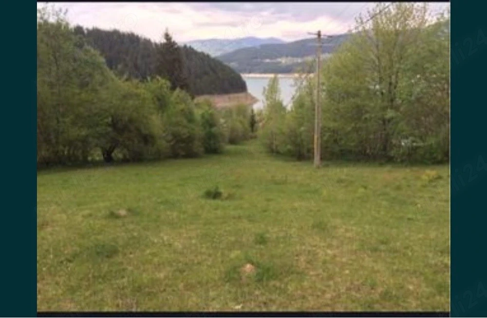 teren intravilan zona Bicaz 