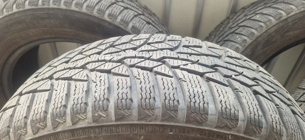 Vand 2 seturi cauciucuri second hand vara + iarna