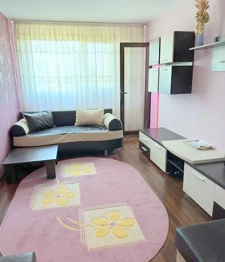 De vanzare apartament cu 3 camere, micro 38, et. 3, 63.000 euro