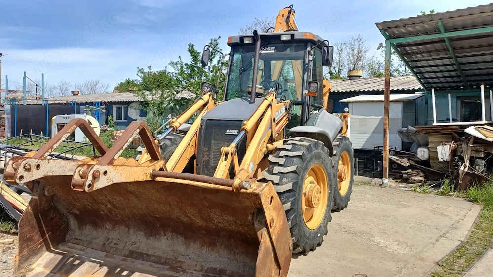 Buldoexcavator - CASE 695 Super R - 2006