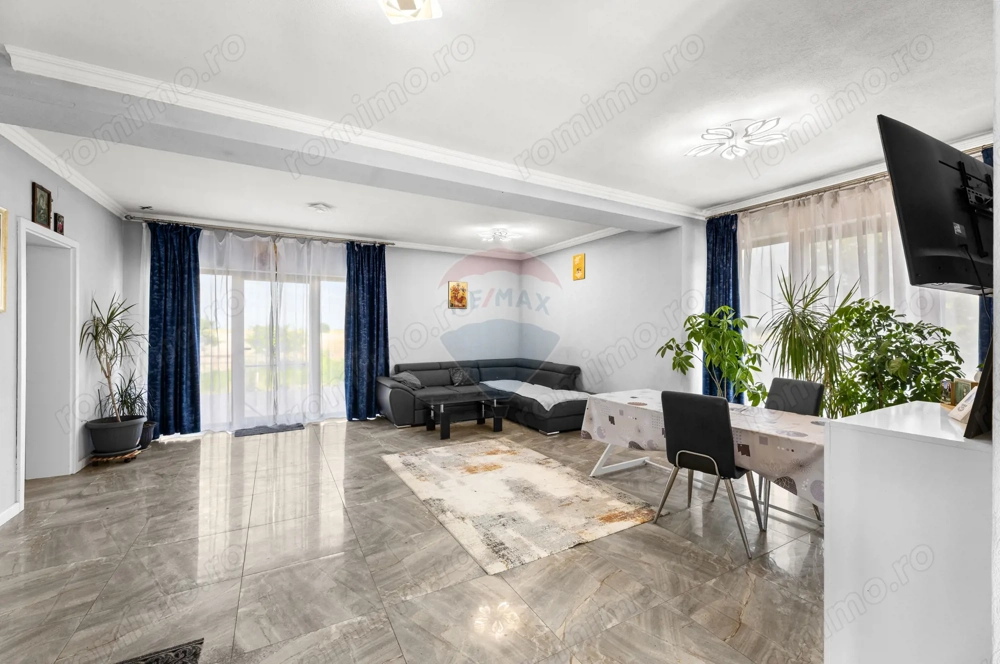 Casă/Vilă modernă de vânzare, 5 camere, în noul cartier din Macea Arad