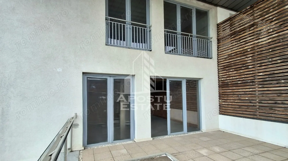 Penthouse la rosu 169 mpu, Vedere panoramica
