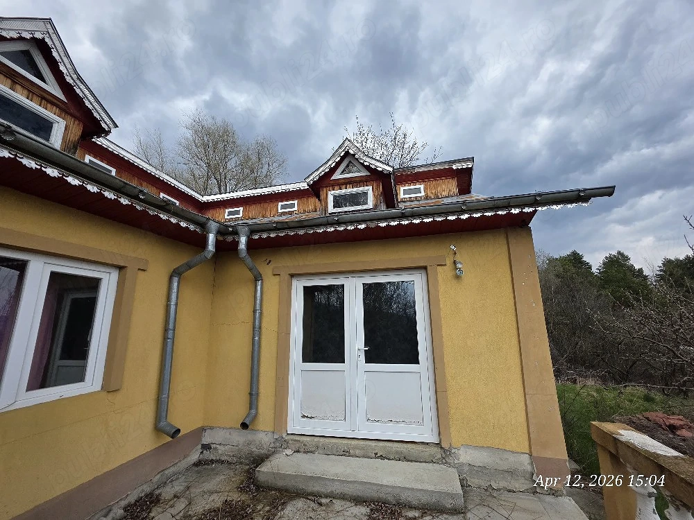 Casa de vanzare cu teren mare