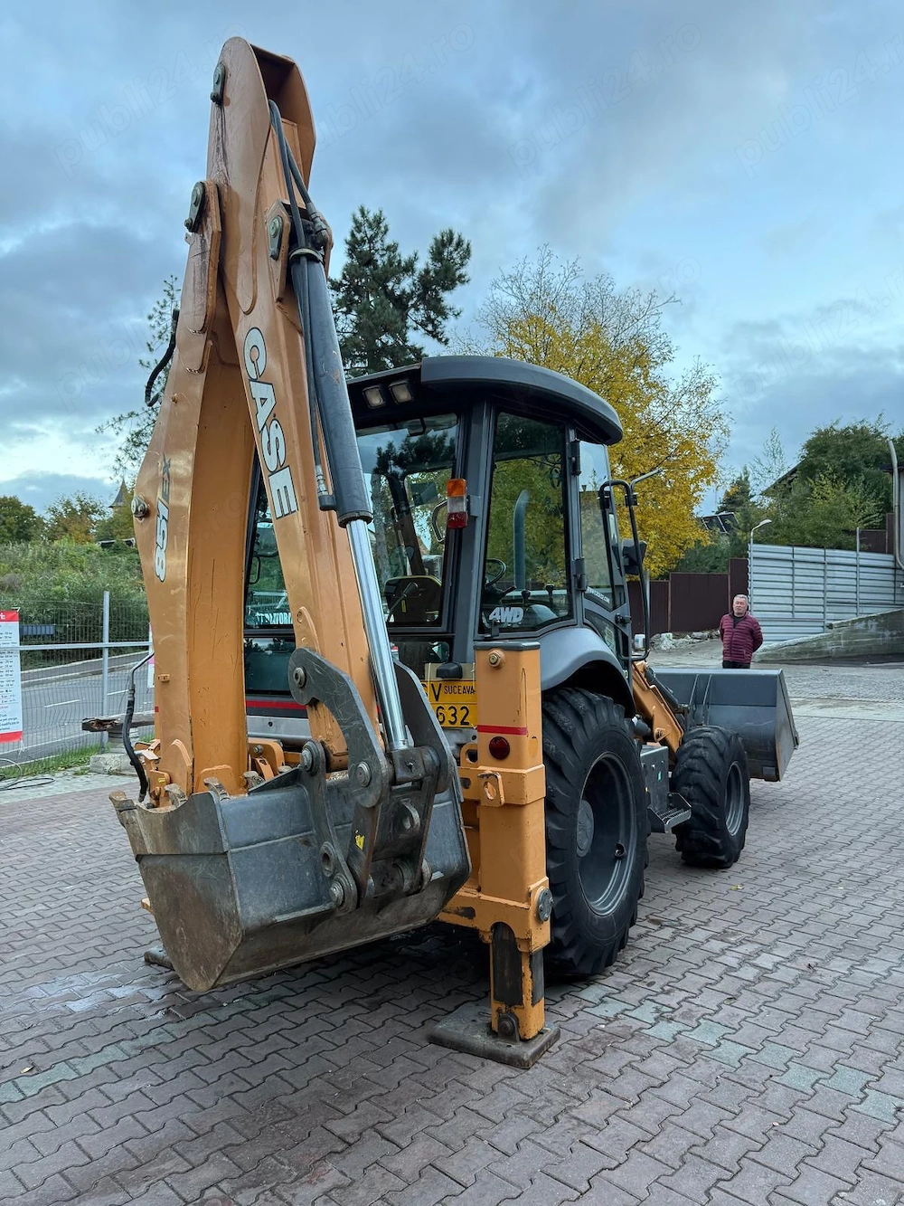 Vând Buldoexcavator Case stare bună, 4300 ore