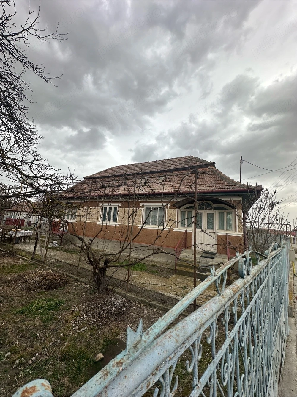 Casa caramida Chetani 