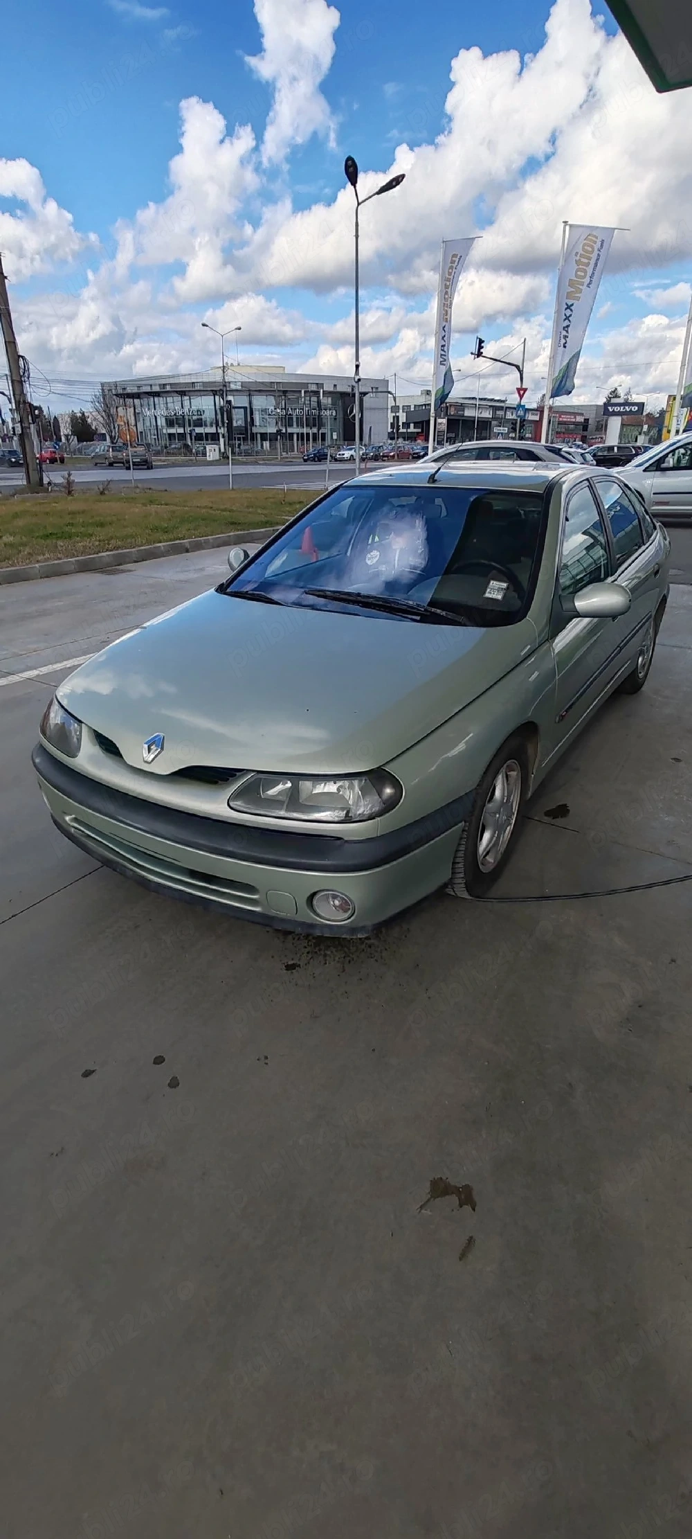 Dezmembrez Renault Laguna 1 1.6 16v ph2 1998 ediție concorde.  Ambreiaj nou Pompa servo noua Curea a
