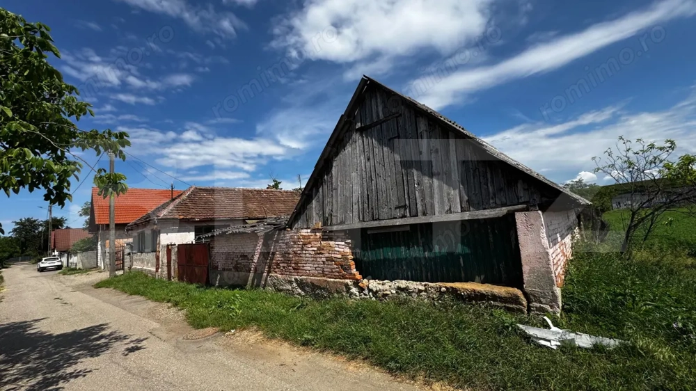 Proprietate de vanzare, 60 mp, teren 1.600 mp, Vintu de Jos