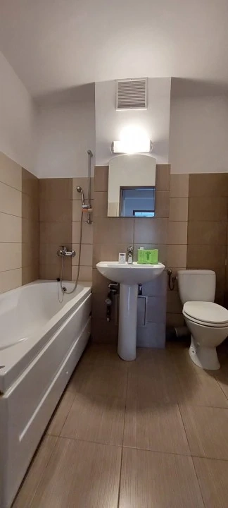 Apartament cu 4 camere 