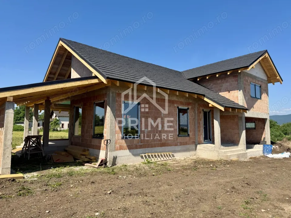 Casa Individuală la roșu | 170 mp | Garaj | Terasa | zona Oarda