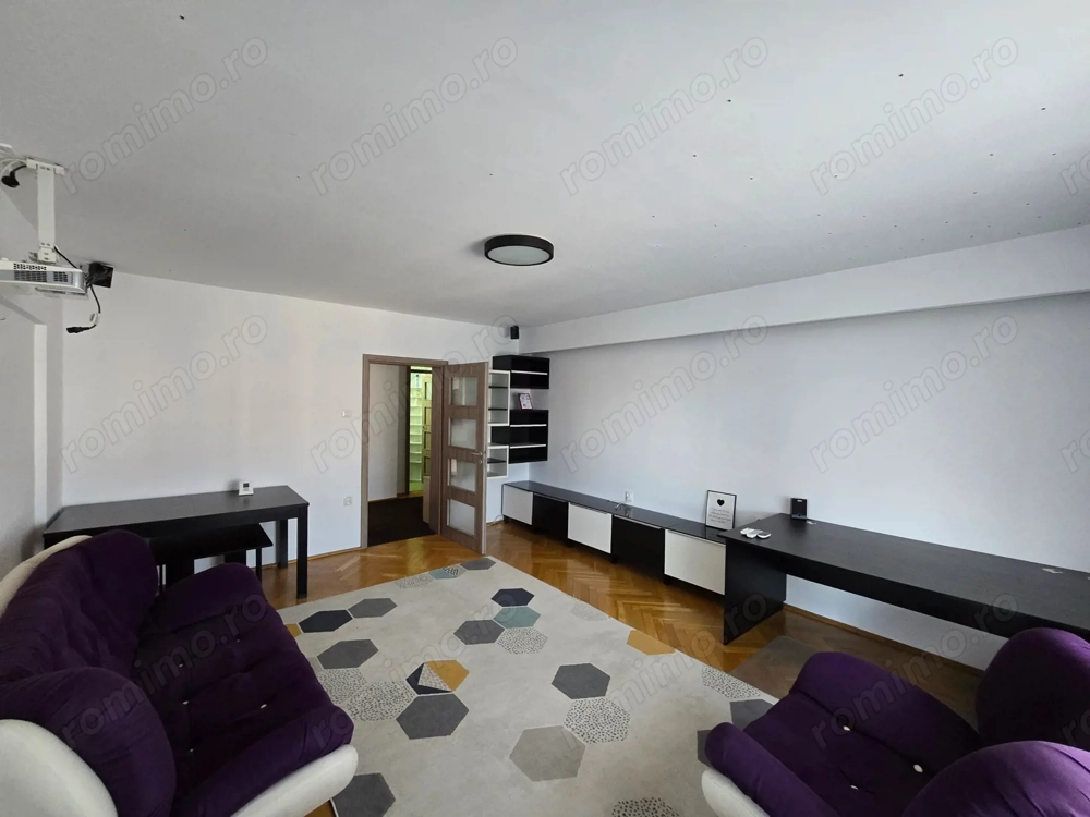 Apartament 3 camere,  Zona Lipovei, Decomandat, 72mp utili, Garaj cu CF
