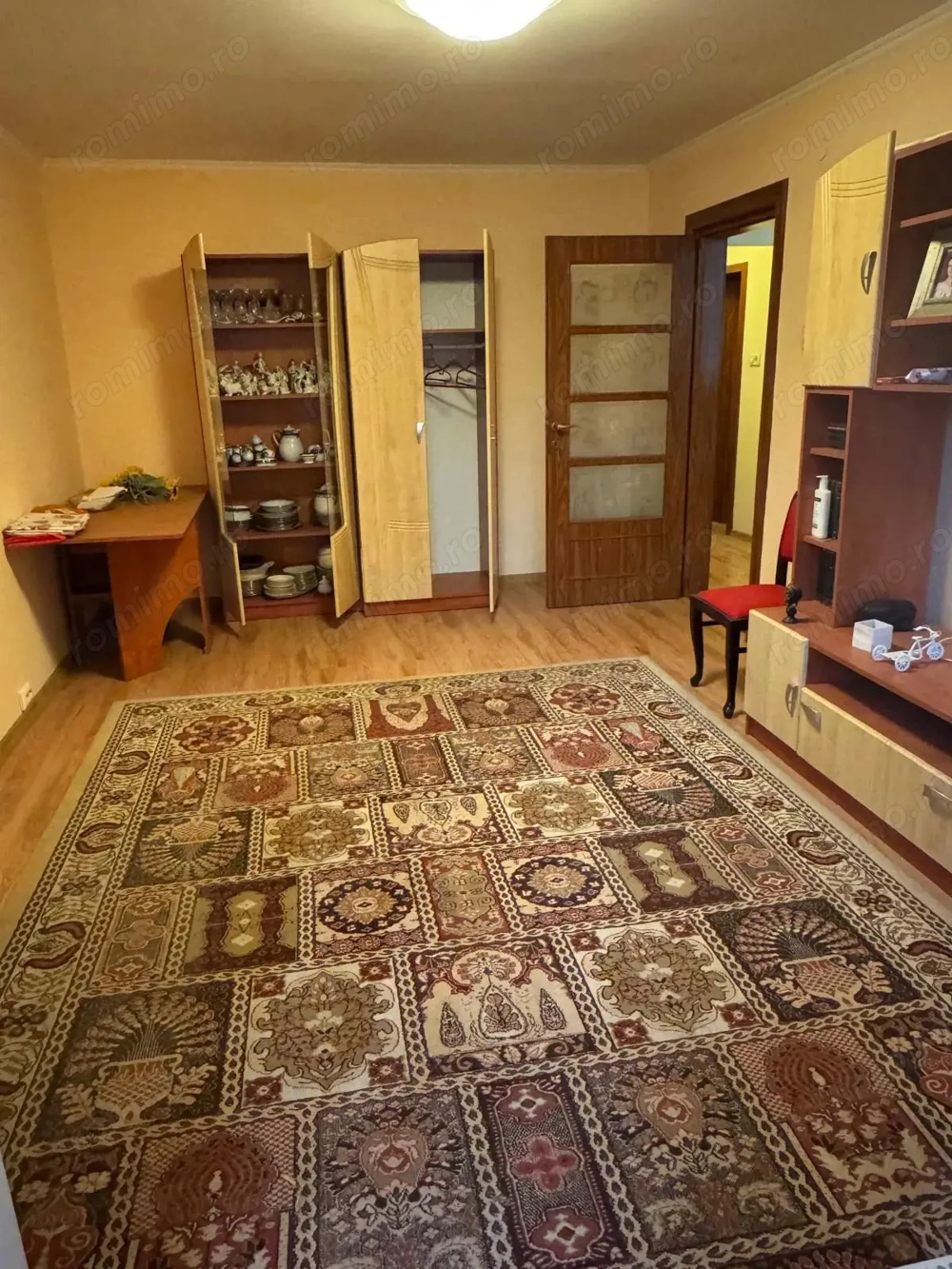 Vand apartament 3 camere, Zona Soarelui, Mobilat si Utilat, Garaj in baterie