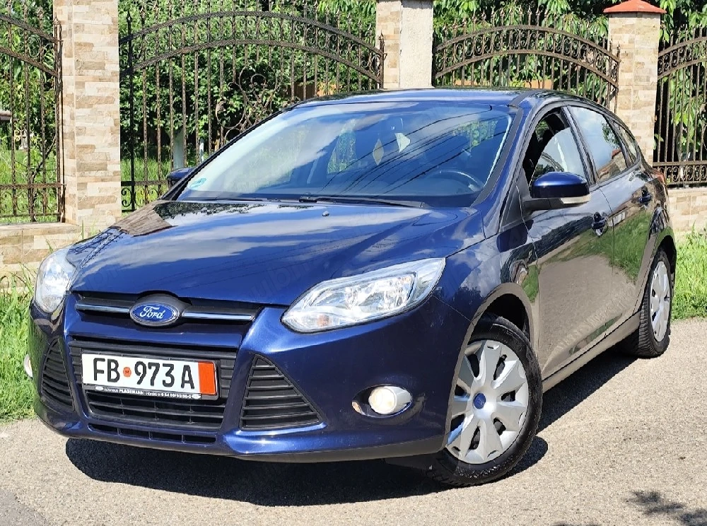 Ford Focus 2012-1.6 benzină clasic, Clima, Navi