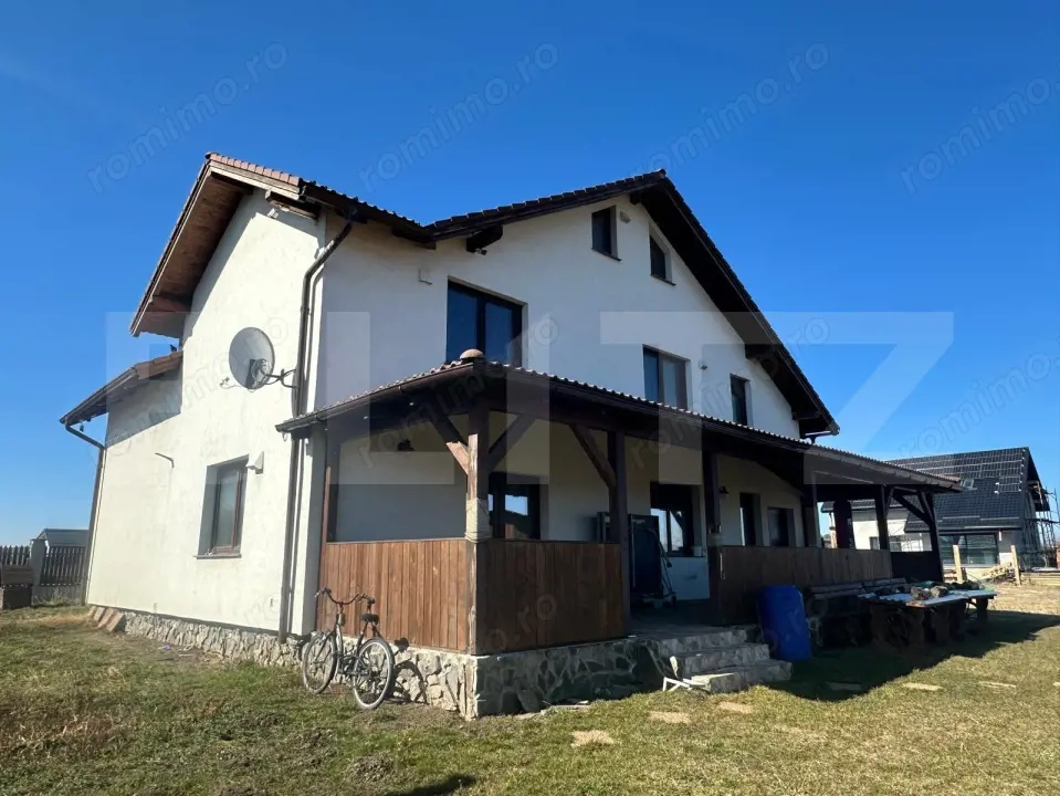Casă spațioasă cu teren 1000 mp | 5 dormitoare | Terasă 43 mp, Bod