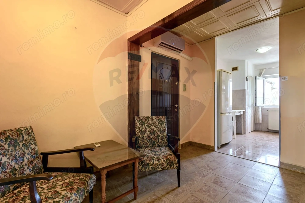 Apartament cu 3 camere de vânzare în zona Aradului